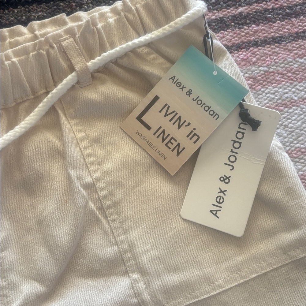 Linen Shorts - Picture 2 of 5